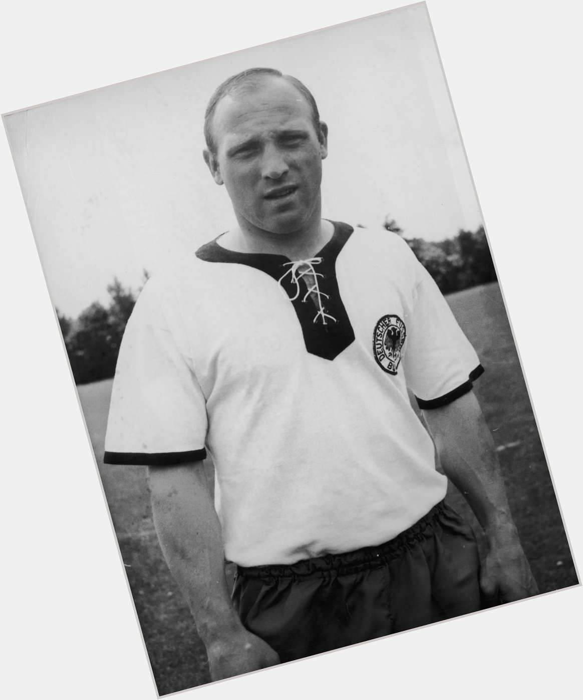 8 2 - Happy Birthday, & Legende Uwe Seeler        