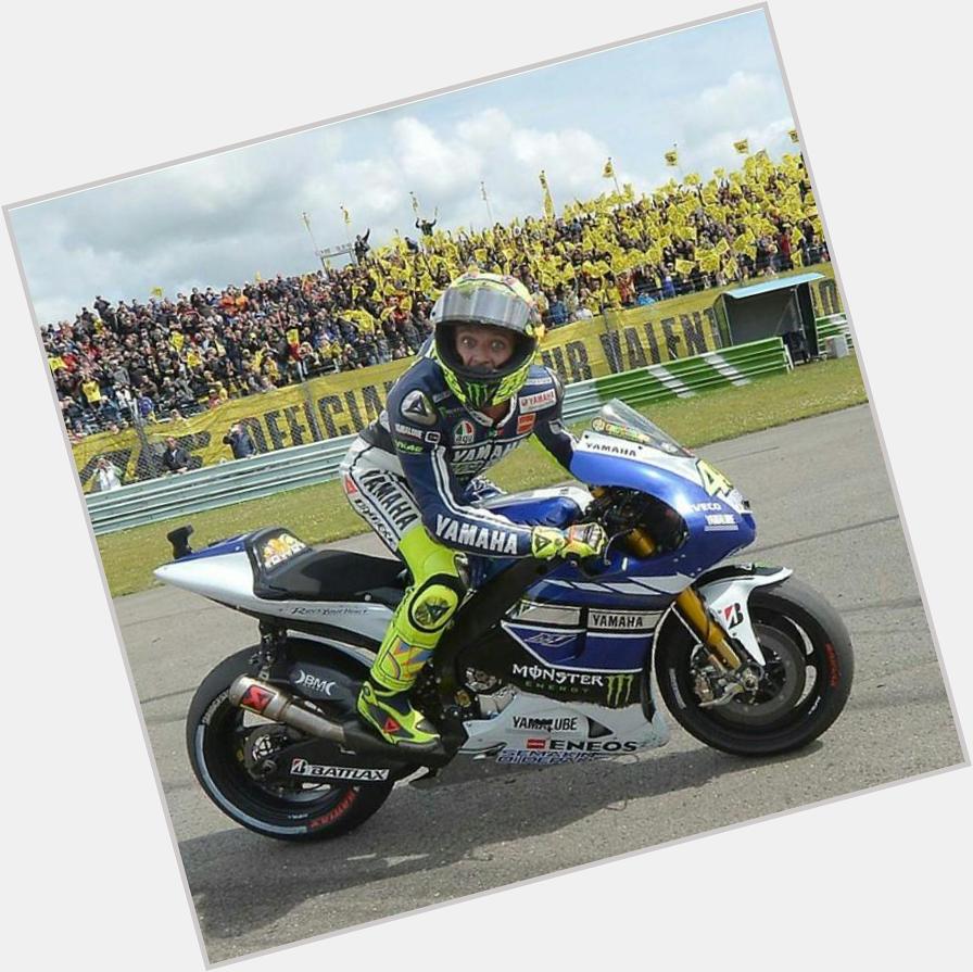 Happy birthday to the best rider of the world, Valentino Rossi! 