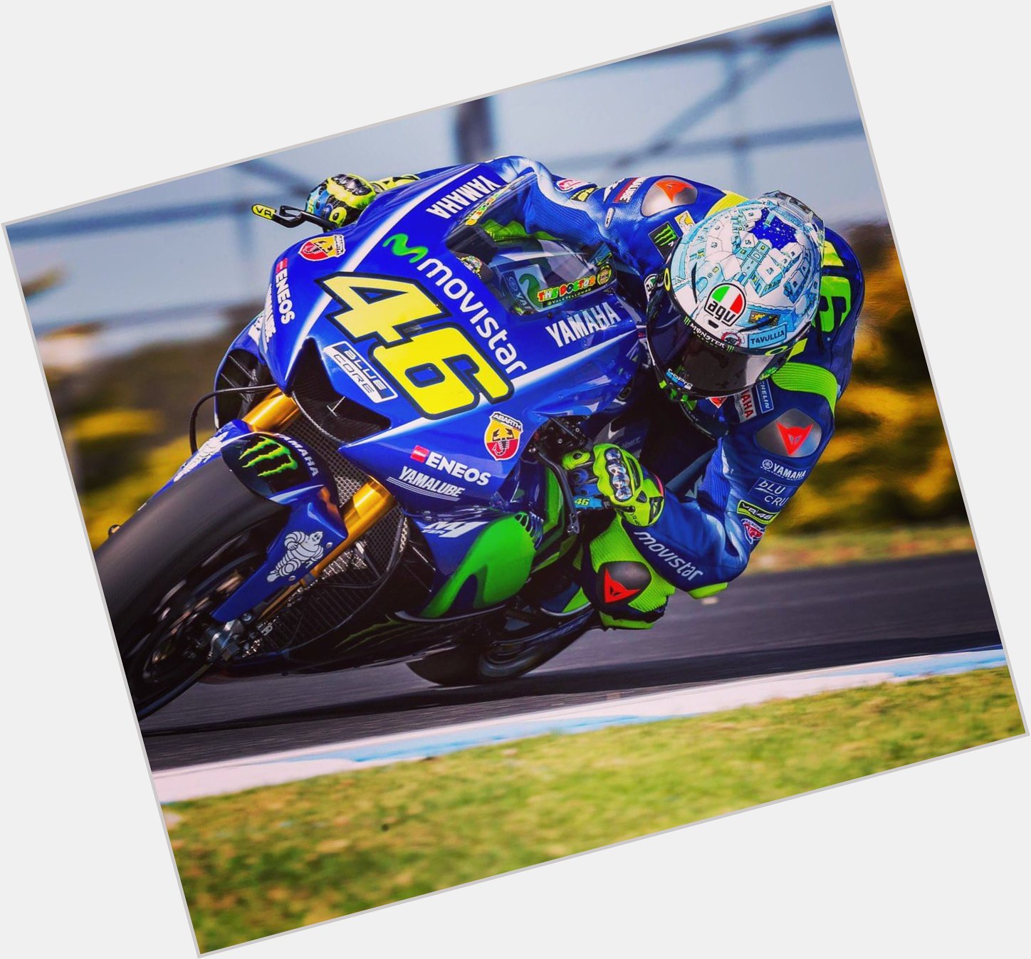 A HUUUUUGGGGEEEE happy birthday to the legend Valentino Rossi!   