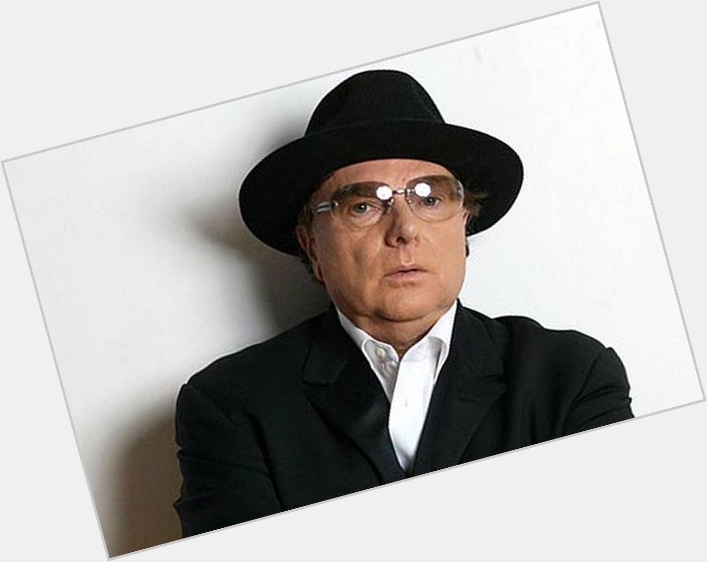 Good afternoon & happy birthday Van Morrison, 72
Famous for inventing the grocery delivery service 