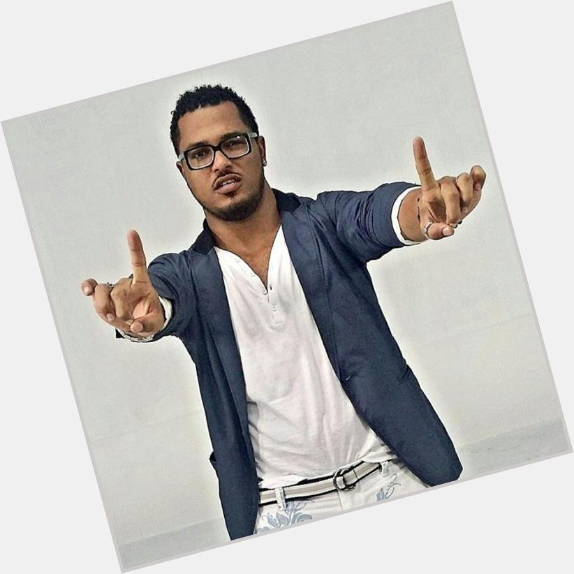 A big shout-out to Van Vicker ( August 1st baby numero uno!  