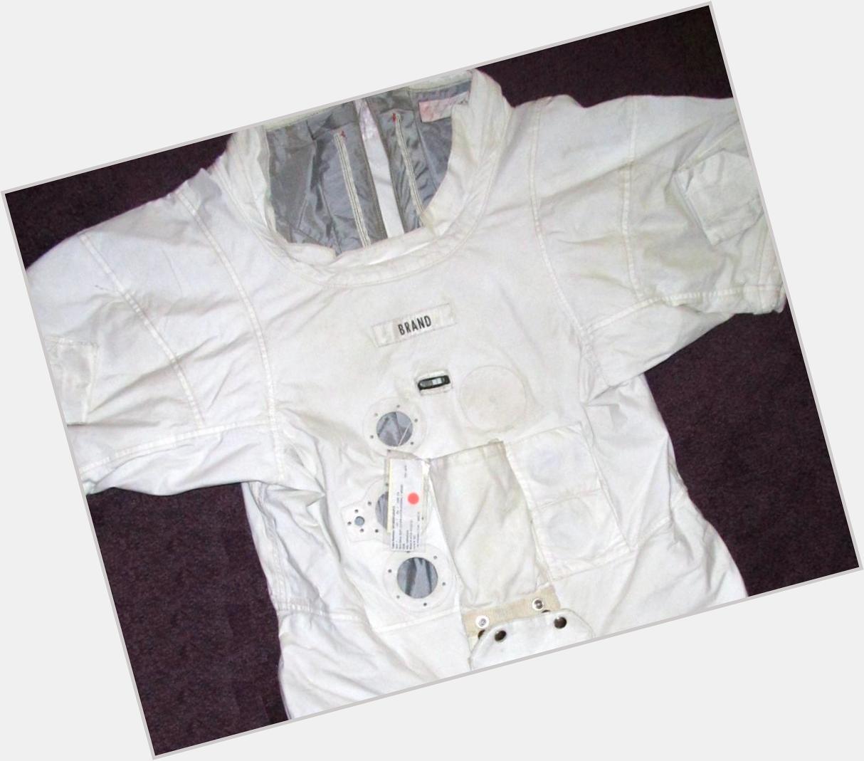 Happy Birthday to astronaut Vance Brand. Later this year you can see his Apollo 18 A7L/B suit at the museum. 