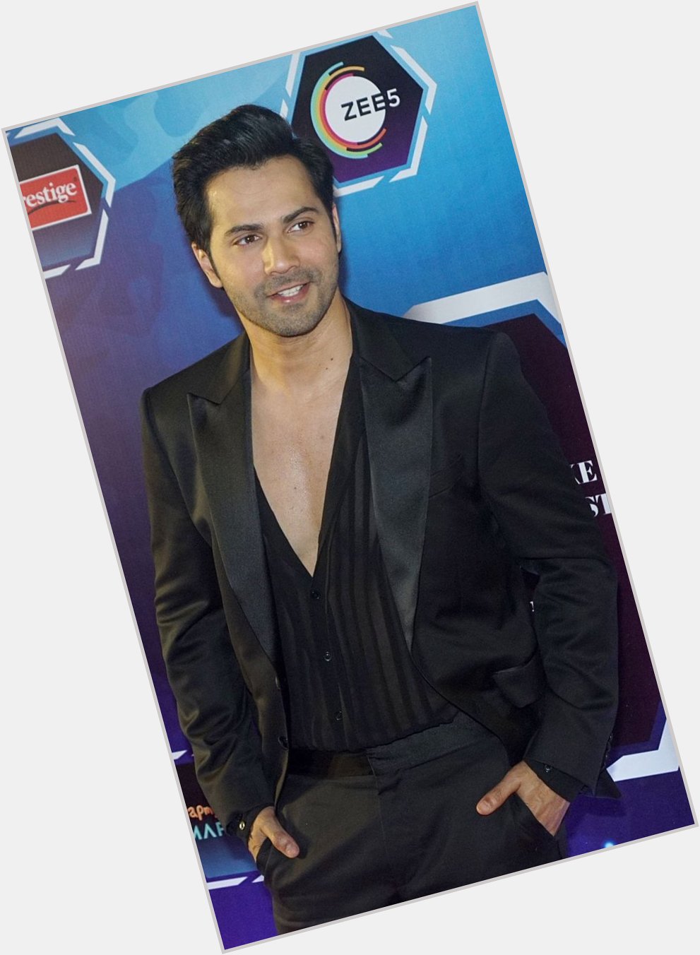 Happy birthday to the sexy Varun Dhawan! may you continue to flaunt your drool worthy assets! 