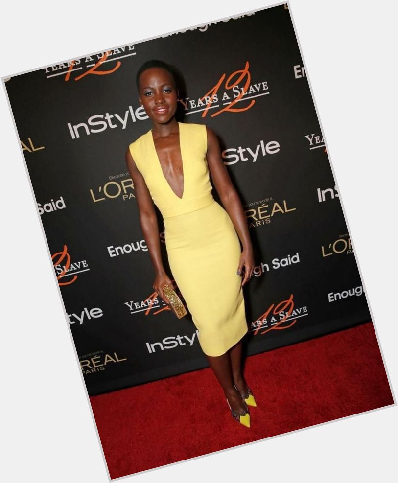 Happy Birthday Victoria Beckham. We give thanks for dresses that look this good (also helps when you\re Lupita) 