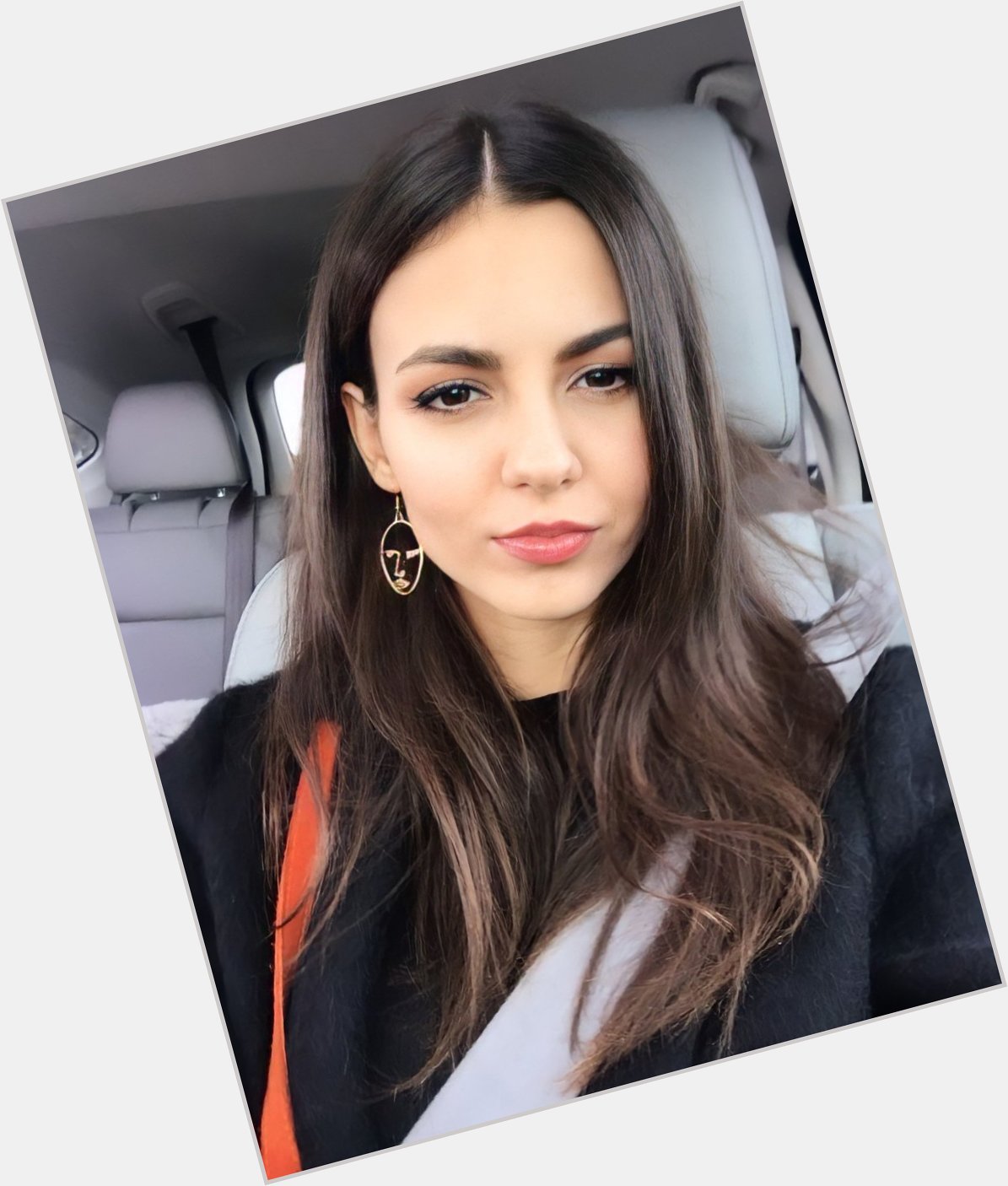 Everyone\s obliged to wish victoria justice a happy birthday today 