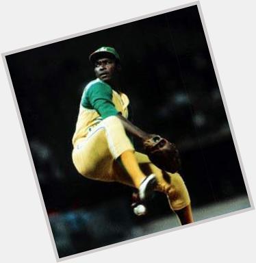 Happy 66th birthday to 70s great Vida Blue! Yes, that baseball is lower than his center of gravity. 