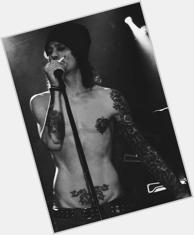 Happy birthday to Finnish sex god Ville Valo. Sing praise to his name. Blessed be, amen. 