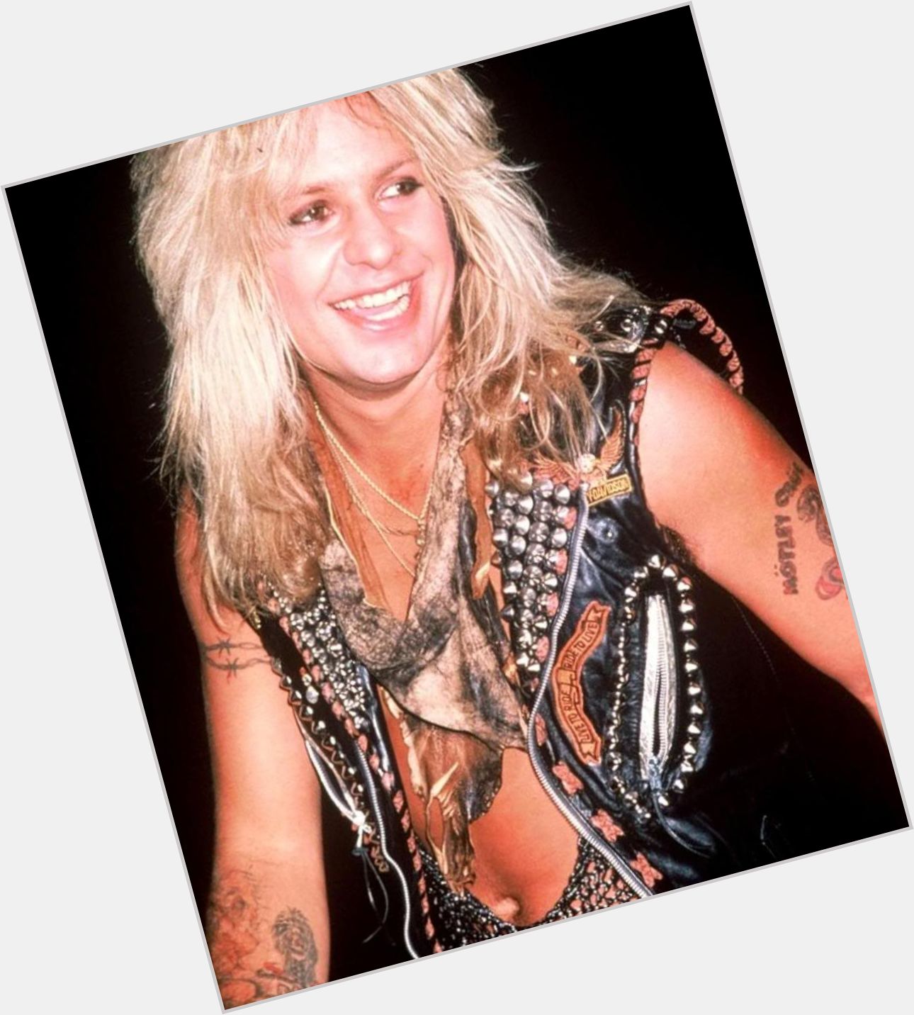 Happy Birthday to Mötley Crüe Singer Vince Neil. He turns 60 today. 