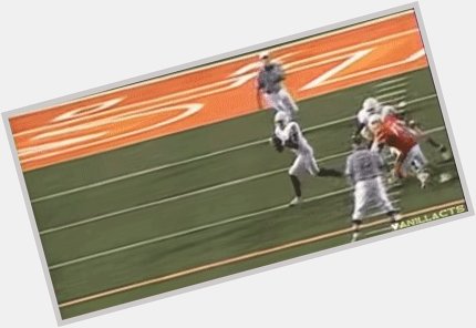 Happy 34th birthday Vince Young. This is still 1 of the sickest pump fakes I have ever seen. 