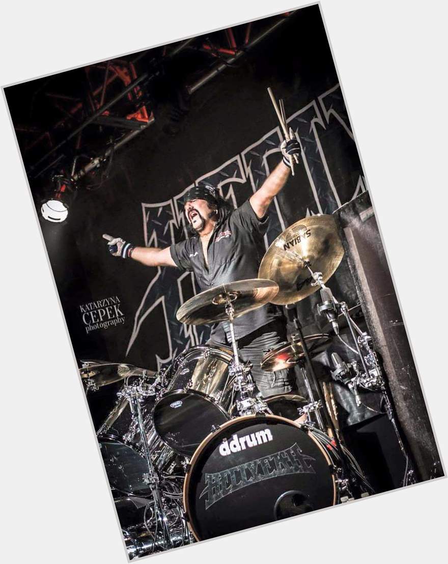 Happy Birthday to the living legend Vinnie Paul! I hope you have a great day! Oh HELLYEAH!!!! 
