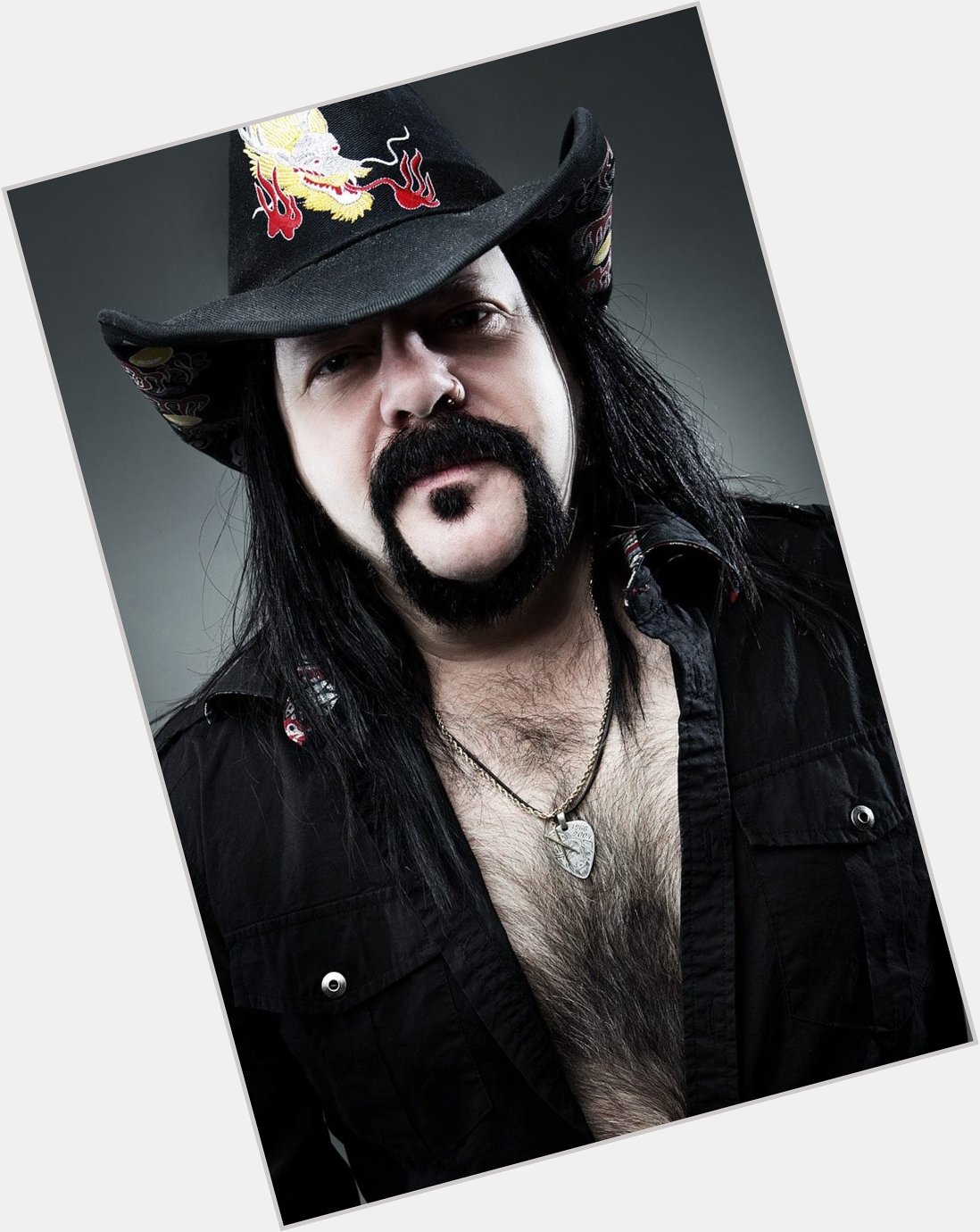 Happy birthday to the master of skins Vinnie Paul. Greatly missed and eternally irreplaceable     