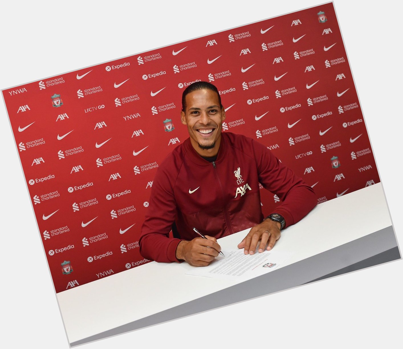 This is Virgil Van Dijk....
Happy birthday to our leader and the best center-back in the world!!. 