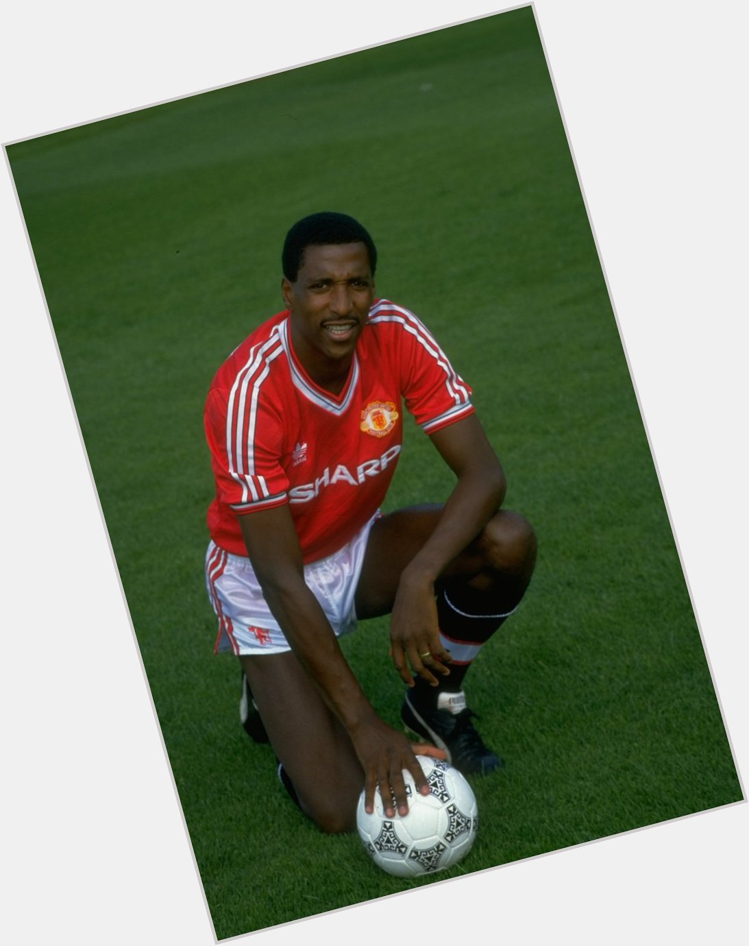 The first signing of Sir Alex Ferguson\s reign and an winner Happy birthday, Viv Anderson! 