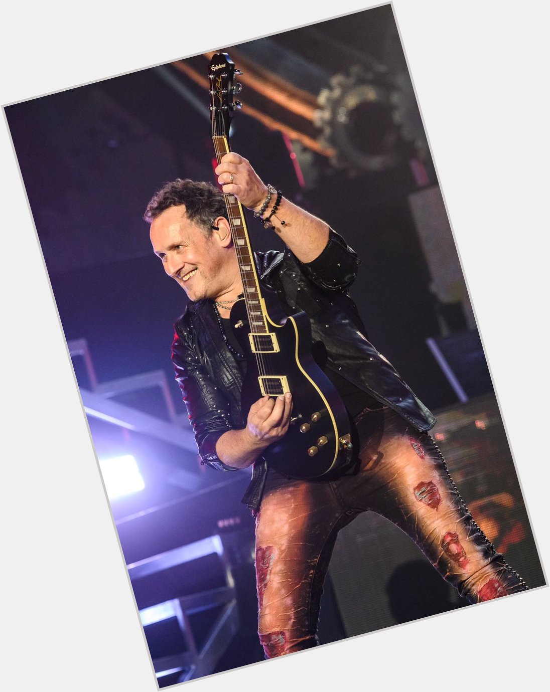  Wishing Vivian Campbell a VERY happy birthday! Everyone send him some love today.  