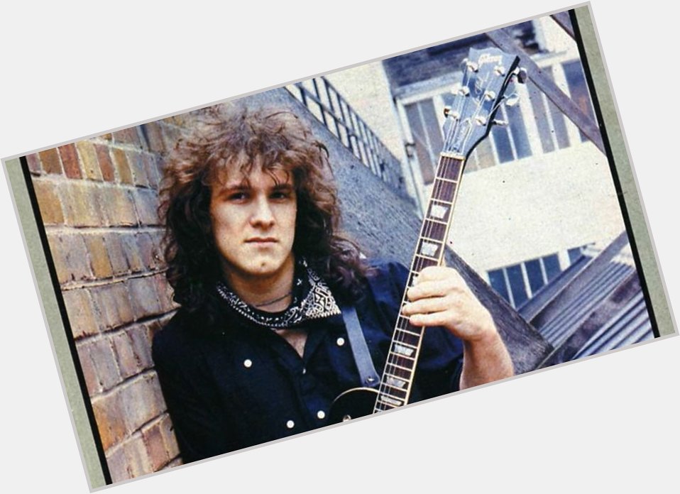 Happy birthday to Vivian Campbell! And his magic guitar. 