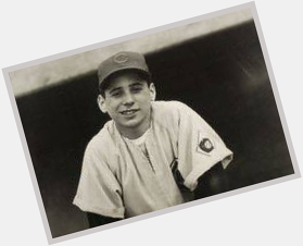 Happy birthday, Skippy! Former Cubs bat boy Walter Jacobson turns 84 today. 