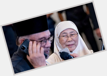 PM Anwar wishes happy birthday to wife Wan Azizah  