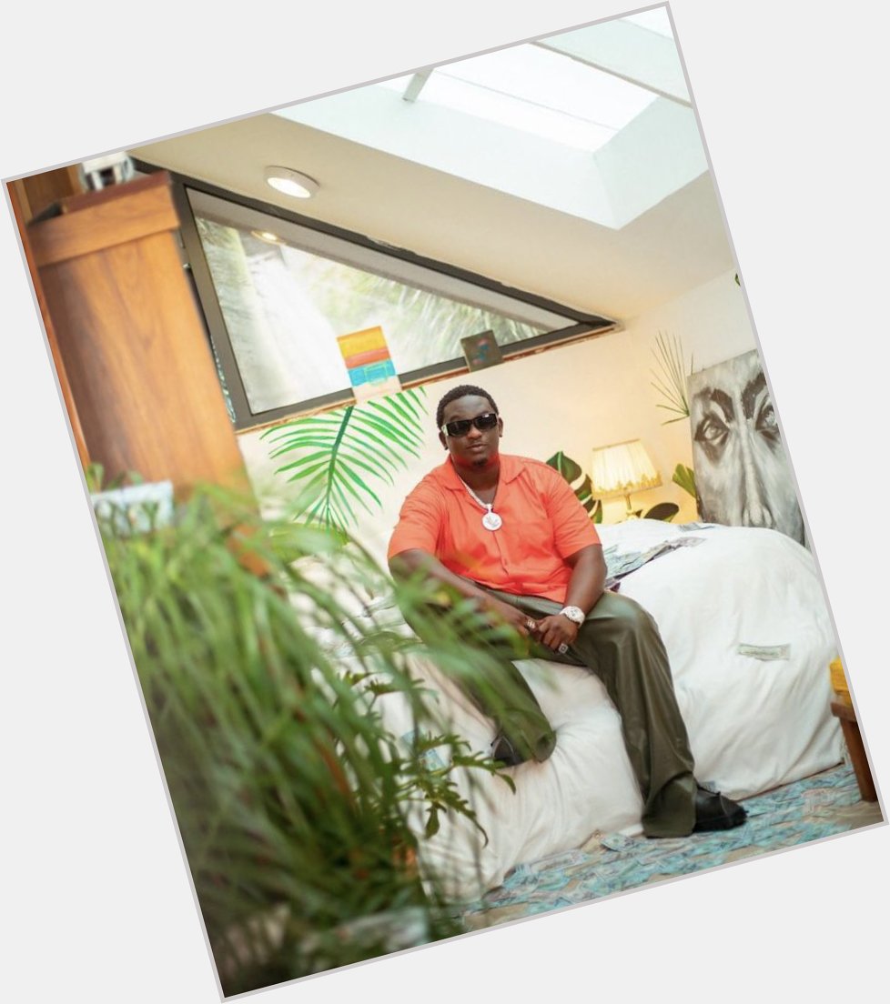 Happy birthday WC, one of the few living legend    . 
Comment your favorite Wande Coal music of your time below. 