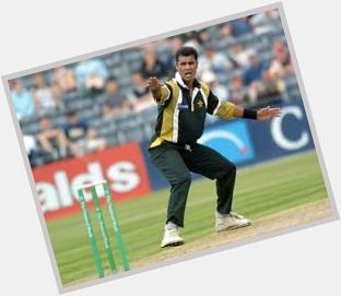 Watch your toes! Happy Birthday to one of the greatest ever bowlers of the yorker, Waqar Younis..HBD wiky 