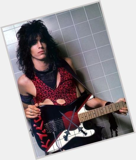 Happy Birthday to former RATT guitarist Warren DeMartini. He turns 58 today. 