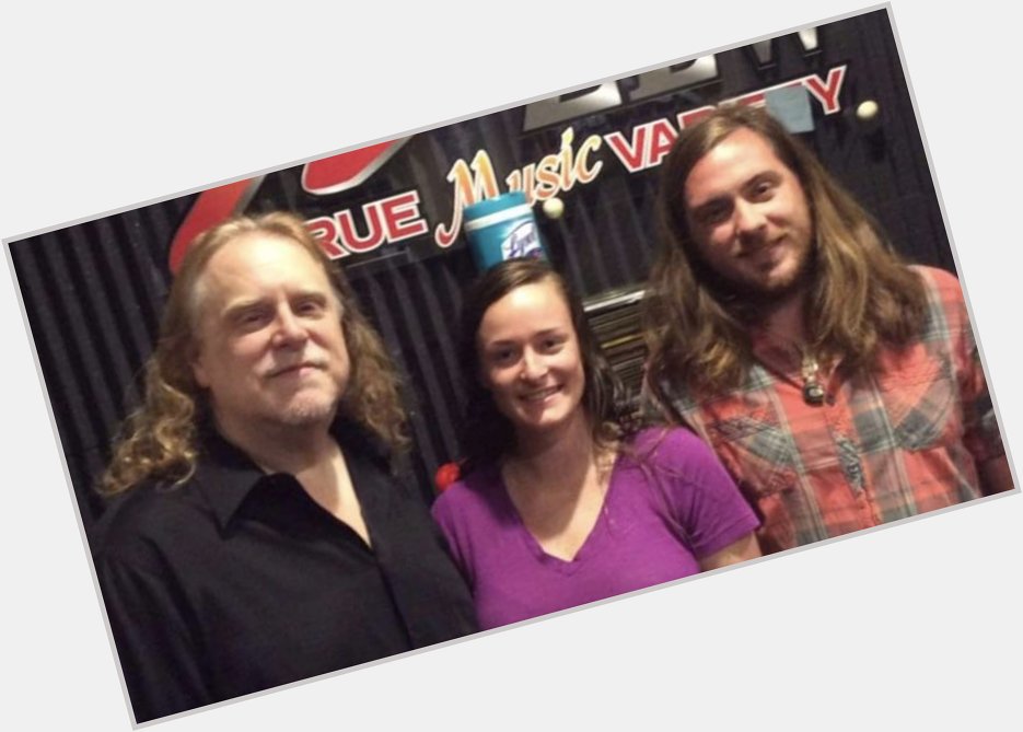 Happy birthday to one of the greatest guitar players of all time Warren Haynes 