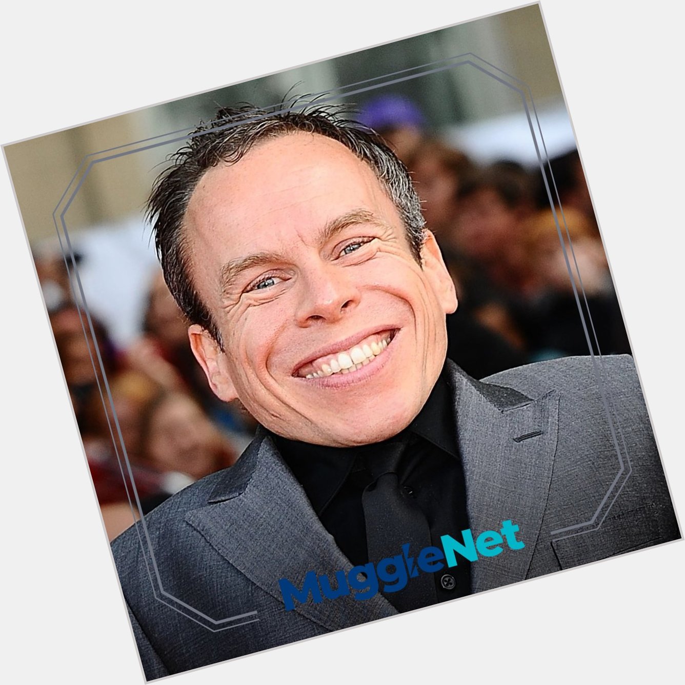 Happy birthday to Warwick Davis, who played Filius Flitwick and Griphook in the films! 