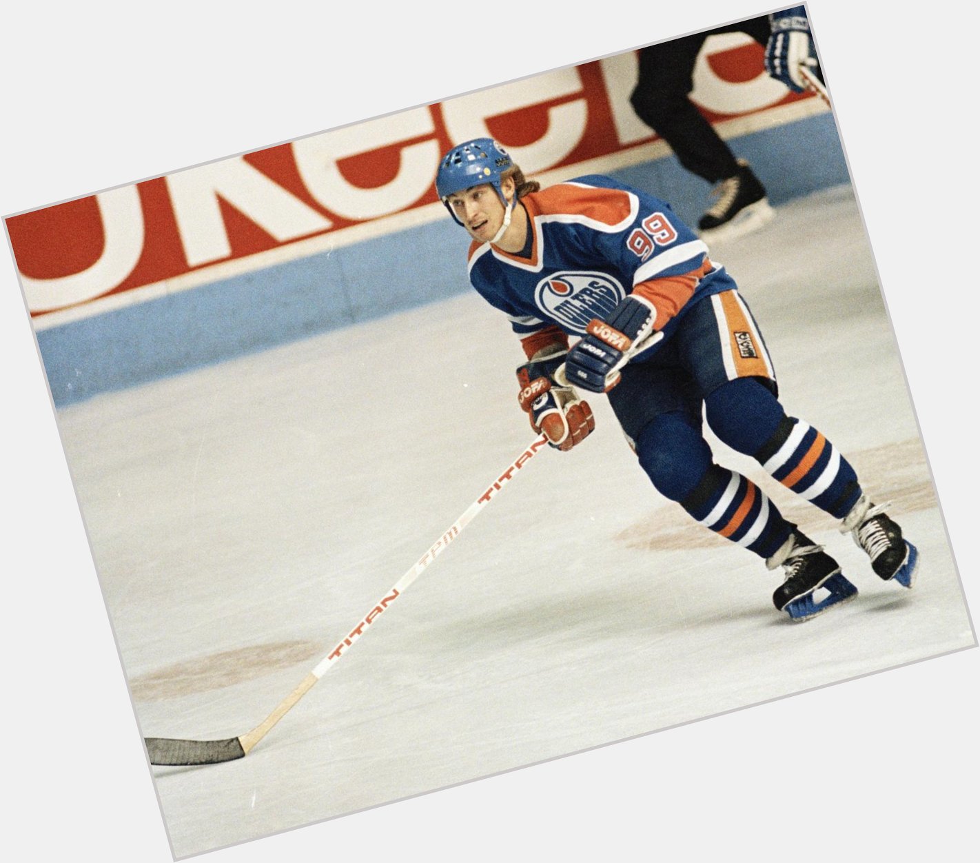 Happy Birthday to the Great One, Wayne Gretzky, turns 54 today! 