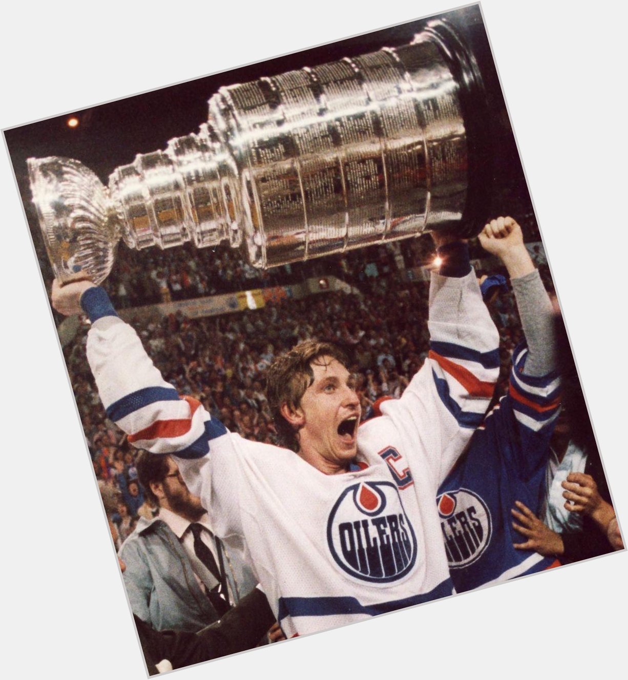 Today is Wayne Gretzky\s birthday. Happy 57th to the Brantford Boy! 