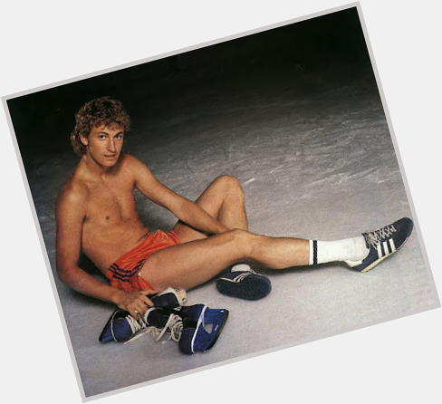 Happy 62nd birthday to The Great One. 

Drop the WILDEST stat or record held by Wayne Gretzky 