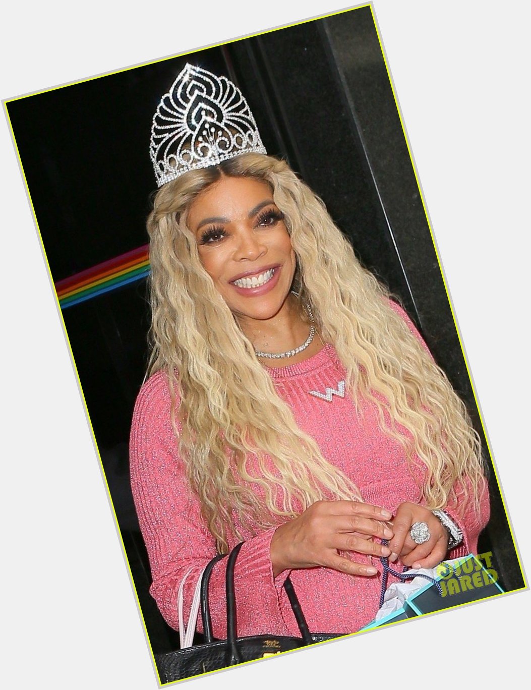 Good morning (and happy birthday) to wendy williams and her giant tiara only 
