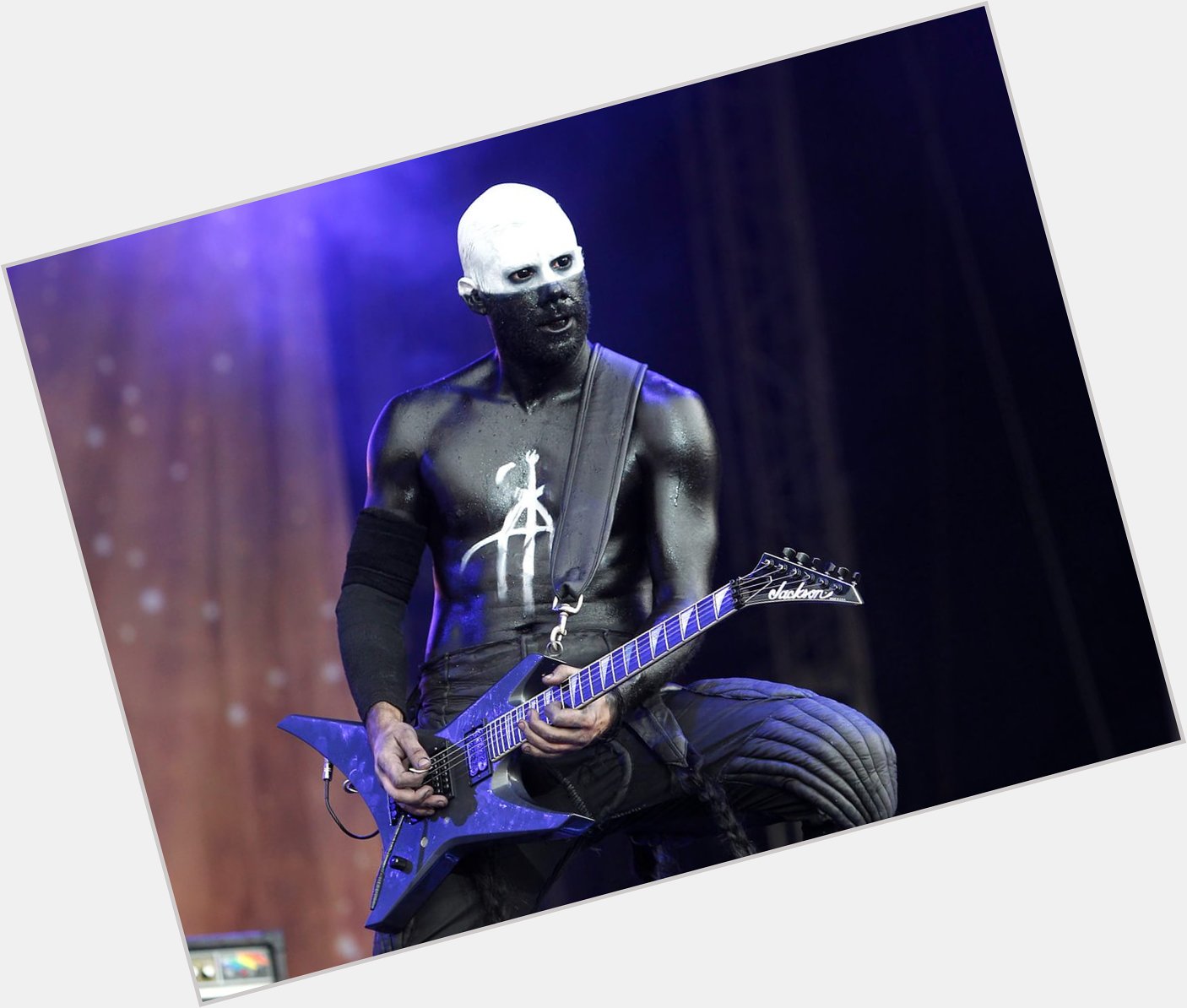 Happy 48th birthday to the amazing Wes Borland. The coolest guitarist I\ve ever seen 