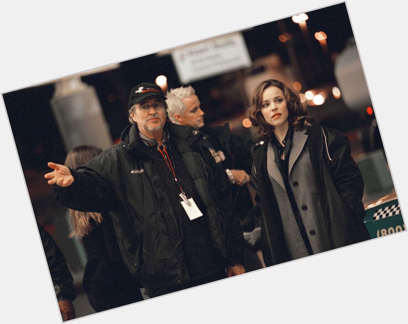 Rachel mcadams on the set of red eye with director wes craven (2005)
happy birthday, wes! 