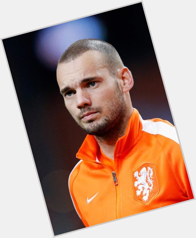 Happy Birthday to Wesley Sneijder who turns 33 today. 