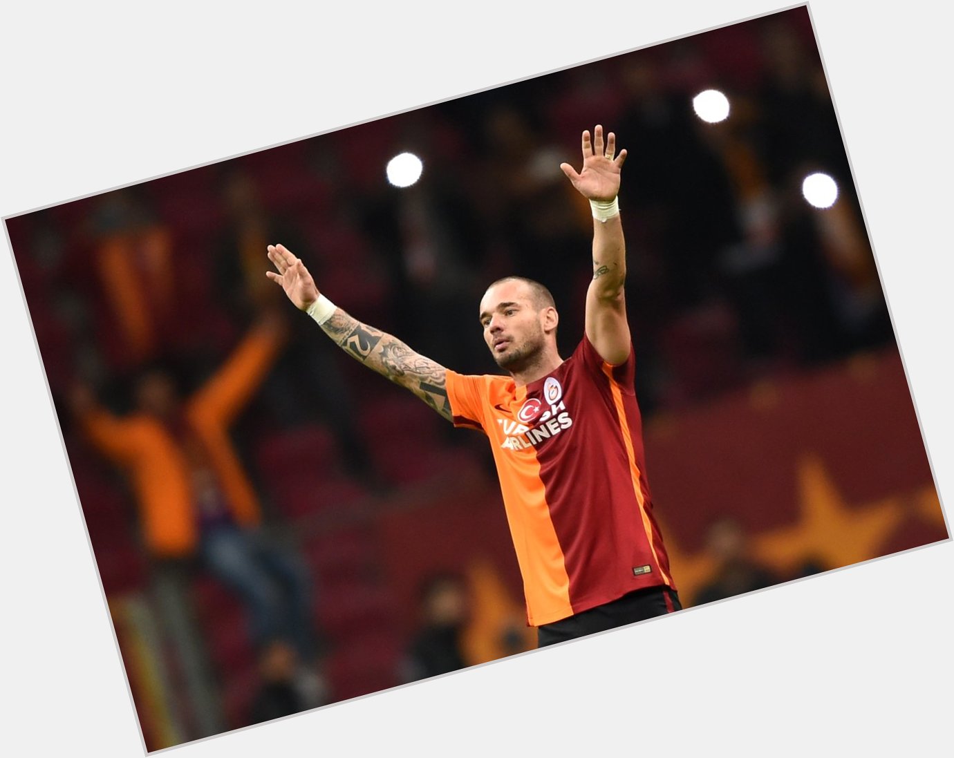  Happy birthday, Wesley Sneijder  Favourite memory of him is? 