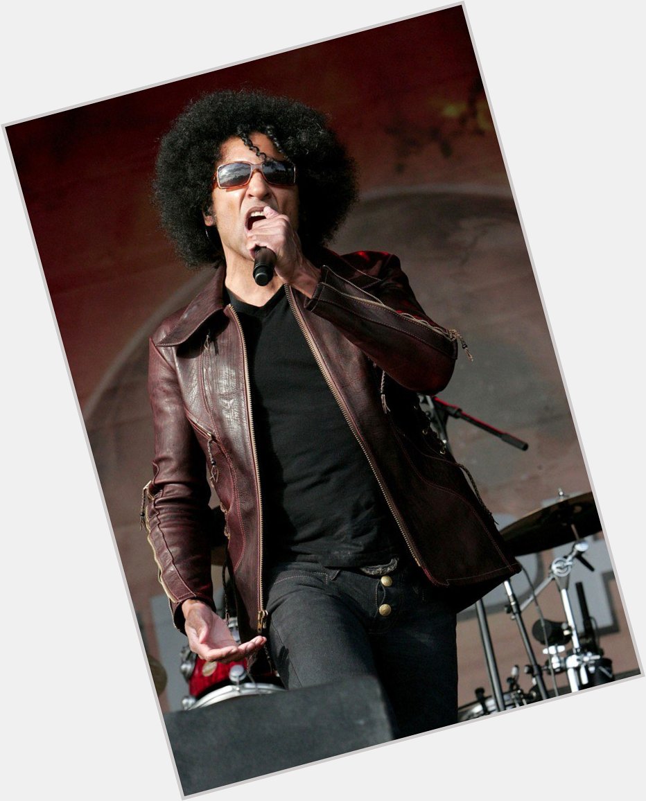 Happy birthday to one of the coolest singers ever to come along in the past 15 years, William DuVall!  