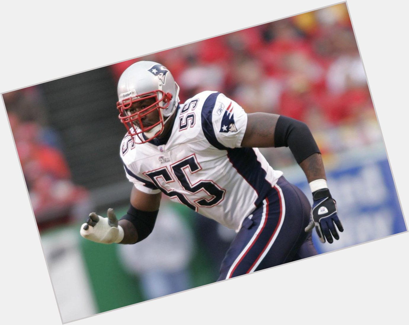 Happy Birthday to Willie McGinest, who turns 43 today! 