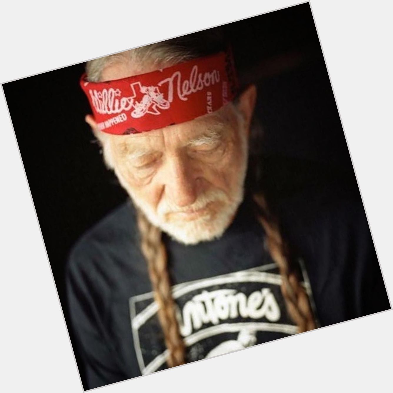 Wishing a happy birthday to the great Willie Nelson! 