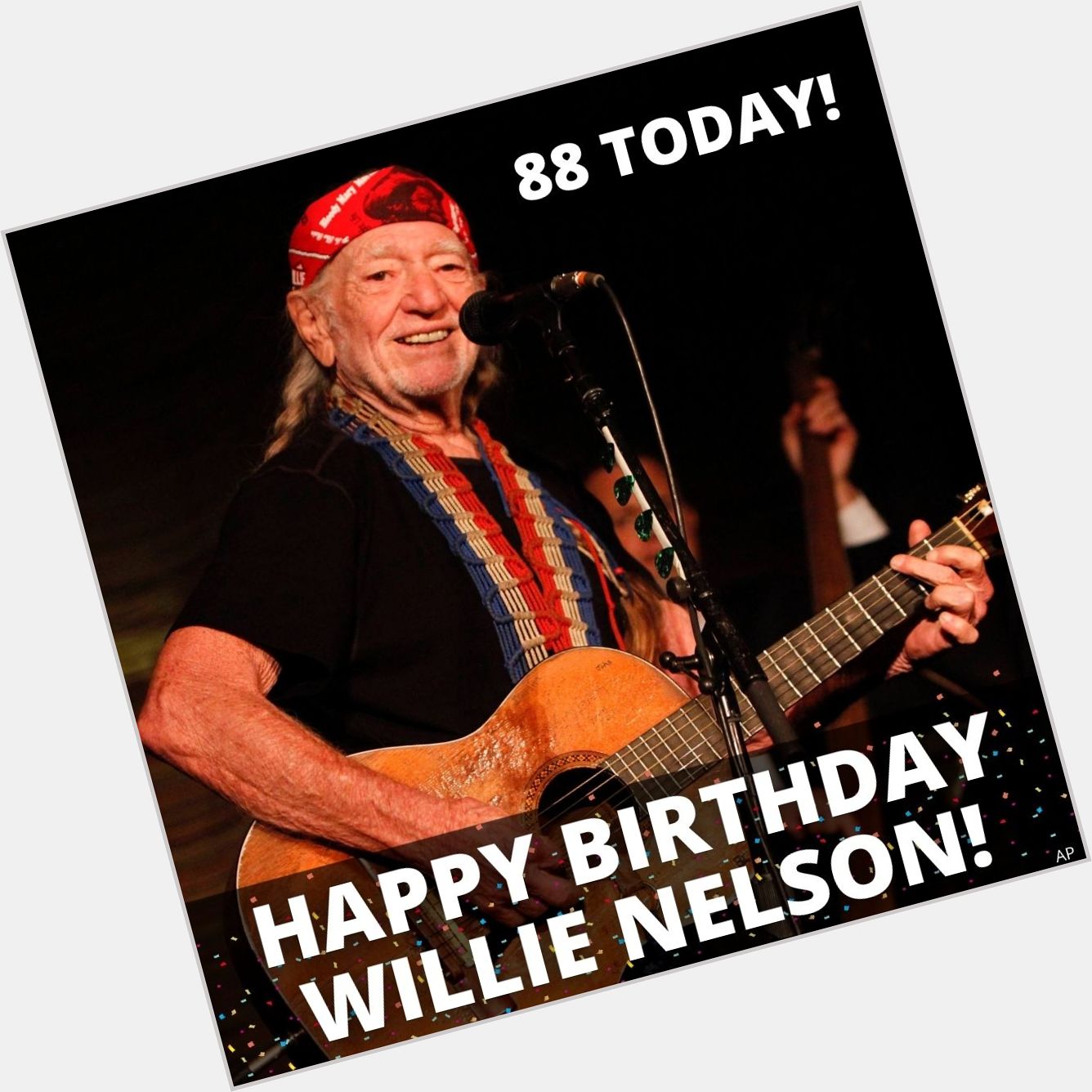 Happy birthday to this absolute legend. Willie Nelson turns 88 today! 