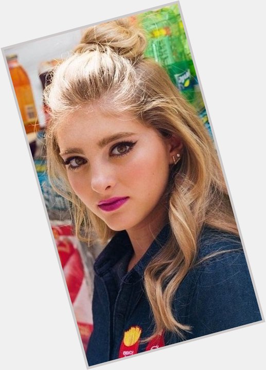 Happy Birthday 
Film television actress 
Willow Shields  