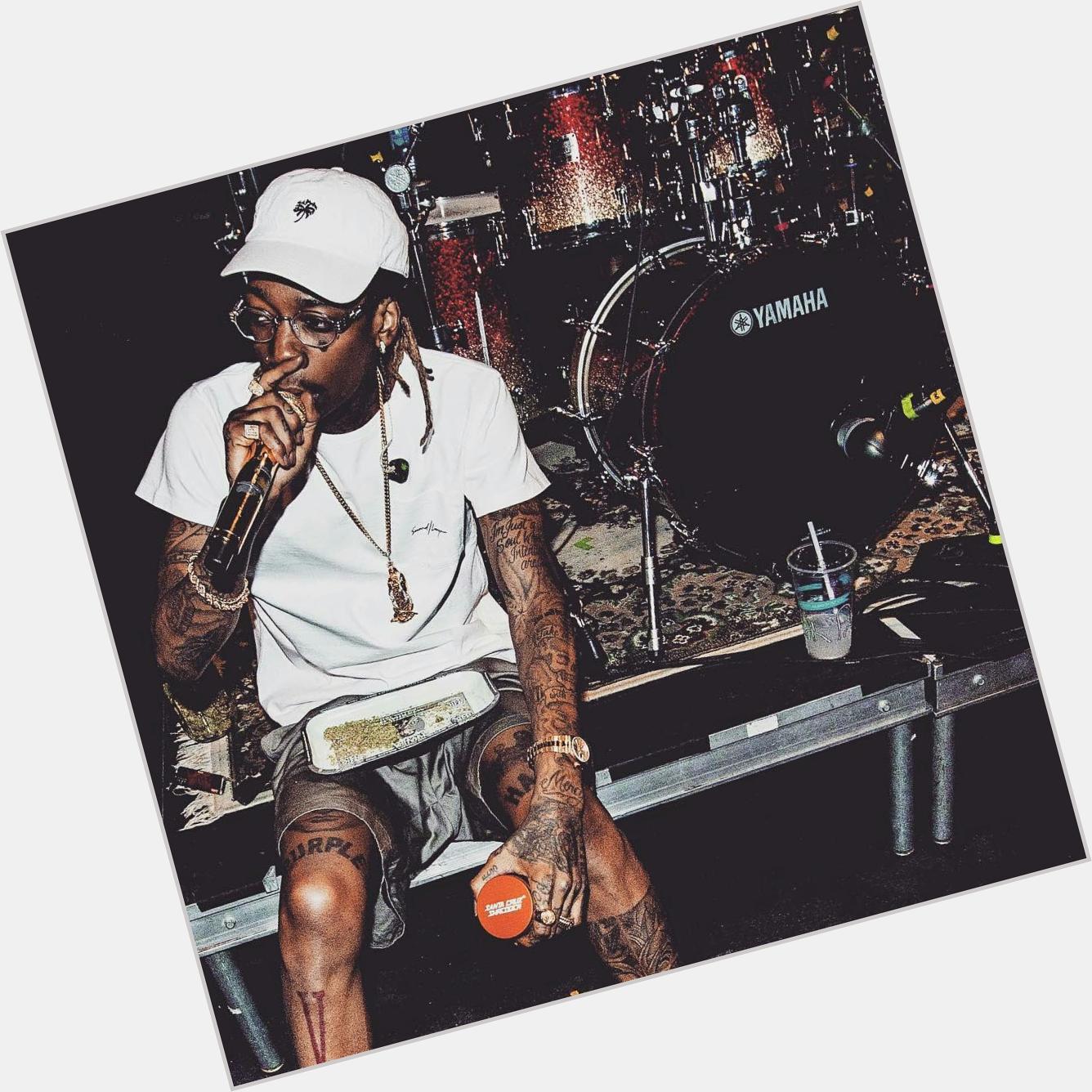 Happy 28th birthday to one of the best rappers.  wiz khalifa. 
