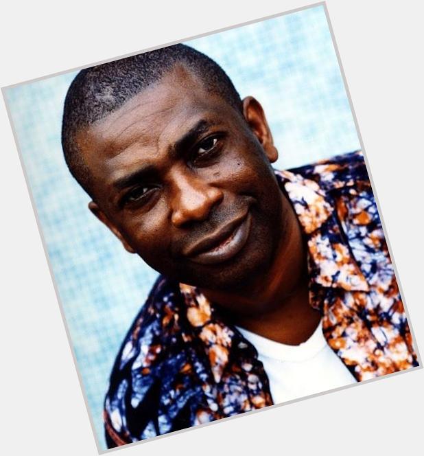 Hoy esta cumpliendo 55 años el cantante senegalés Youssou NDour ¡Happy Birthday! 