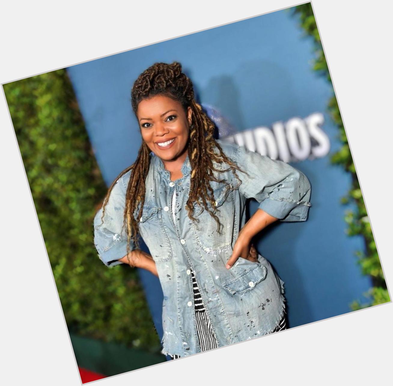 Happy Birthday Yvette Nicole Brown ( We hope you have an amazing day! 
