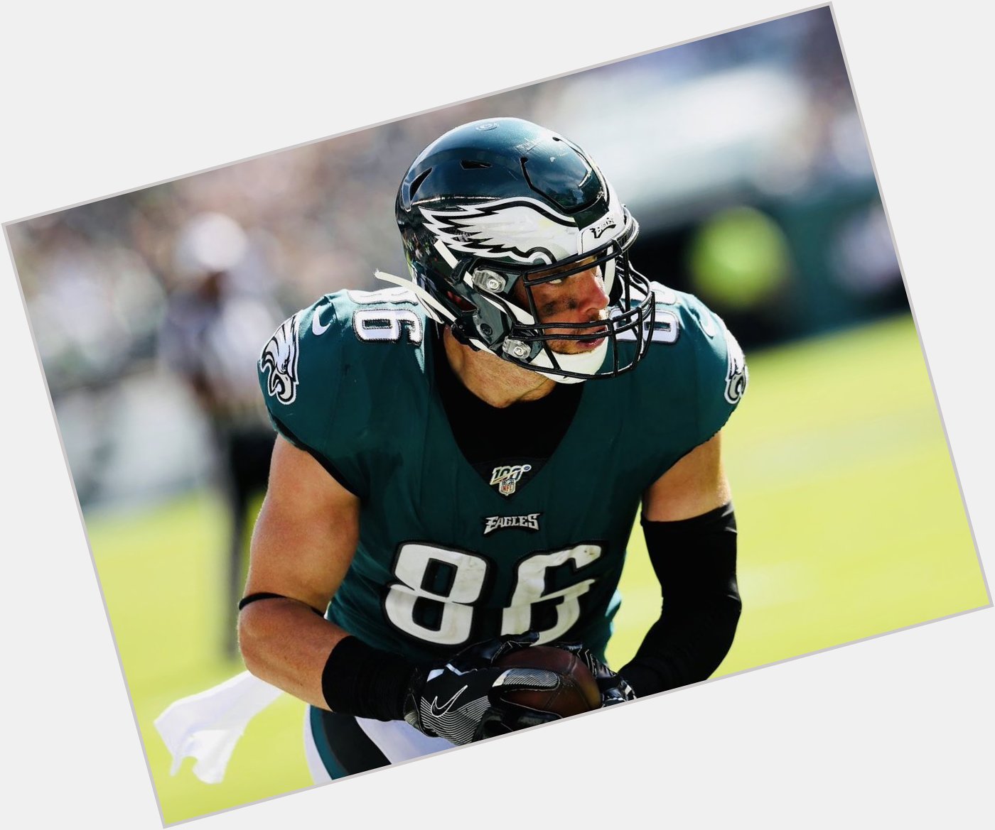 Happy birthday to the best tight end in football, Zach Ertz. 