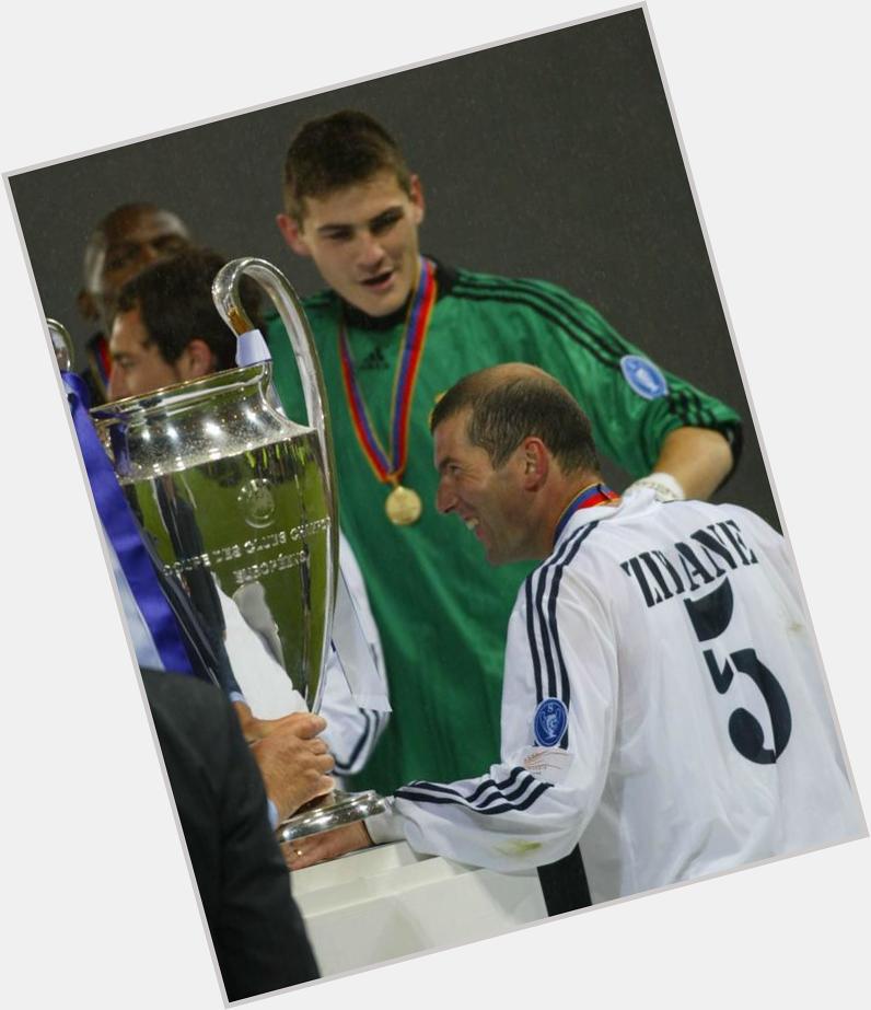 Happy birthday to a football\s best friend, happy birthday Zinedine Zidane. 