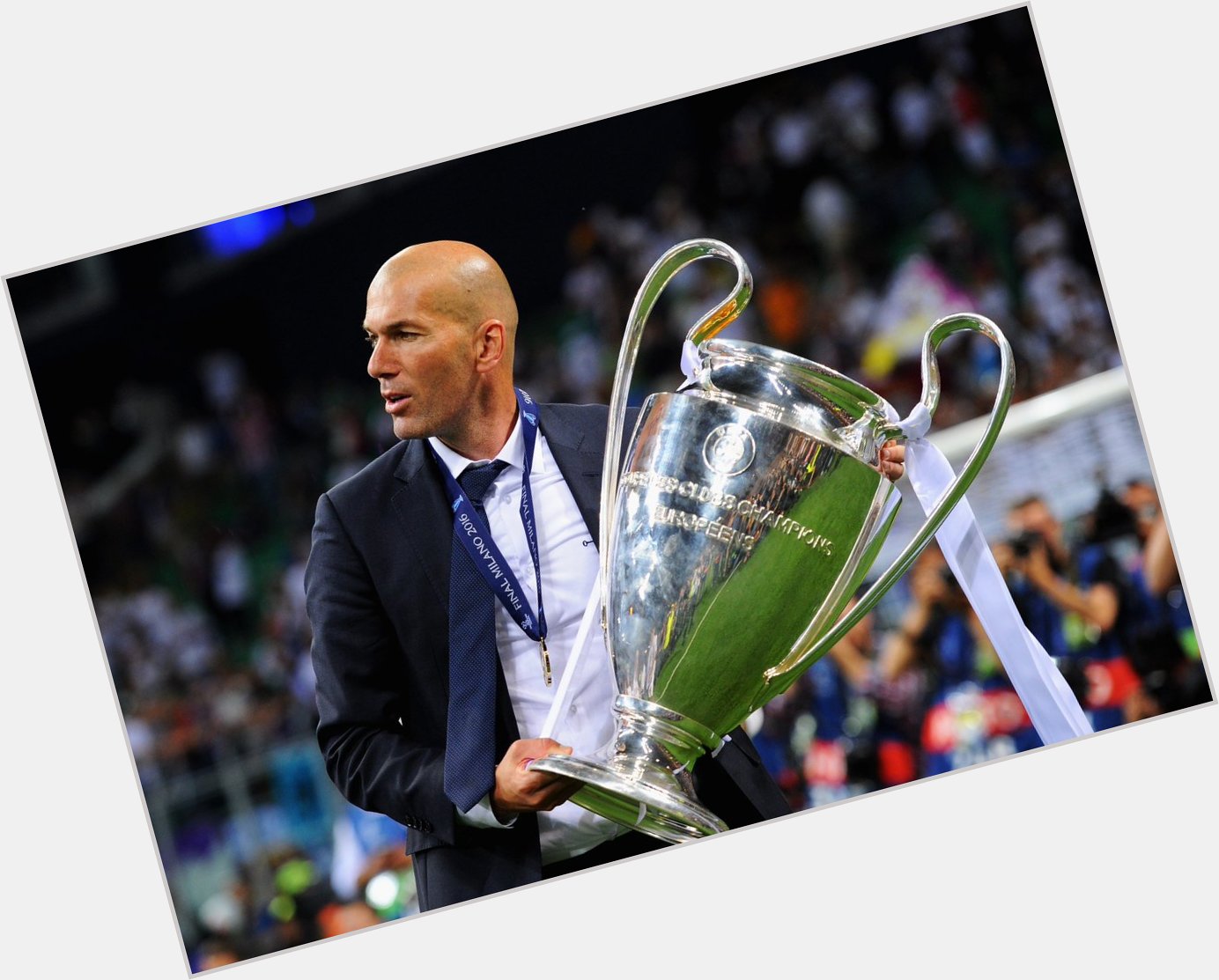 Happy 50th birthday to one of the greatest legends in football history, Zinedine Zidane. 