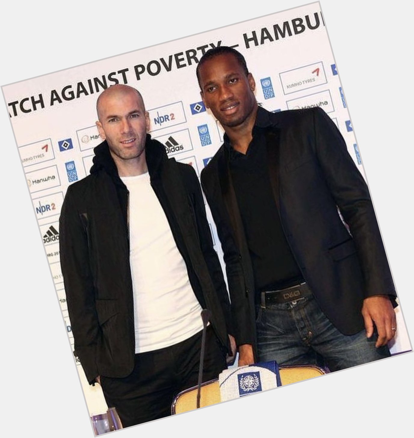 Happy birthday to Zinedine Zidane!!! Here he is with our legend  